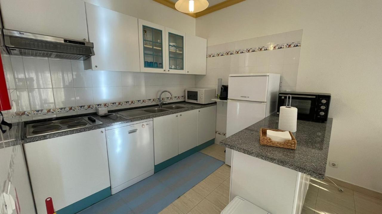 Gouveia'S House Apartment Porches  Bagian luar foto