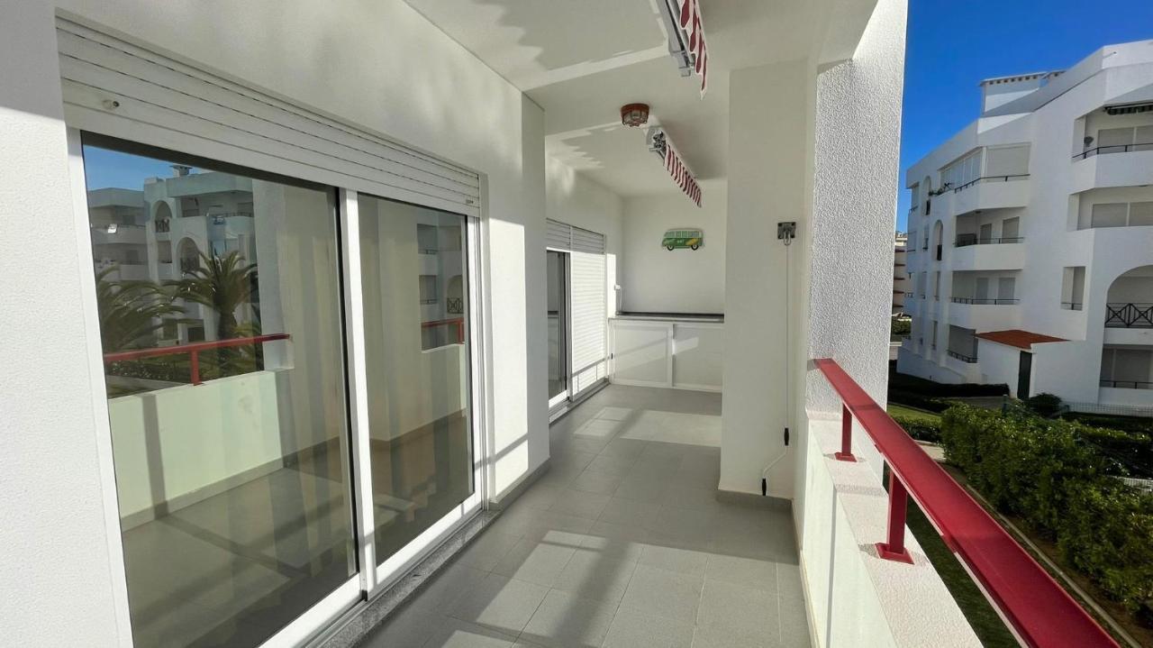 Gouveia'S House Apartment Porches  Bagian luar foto